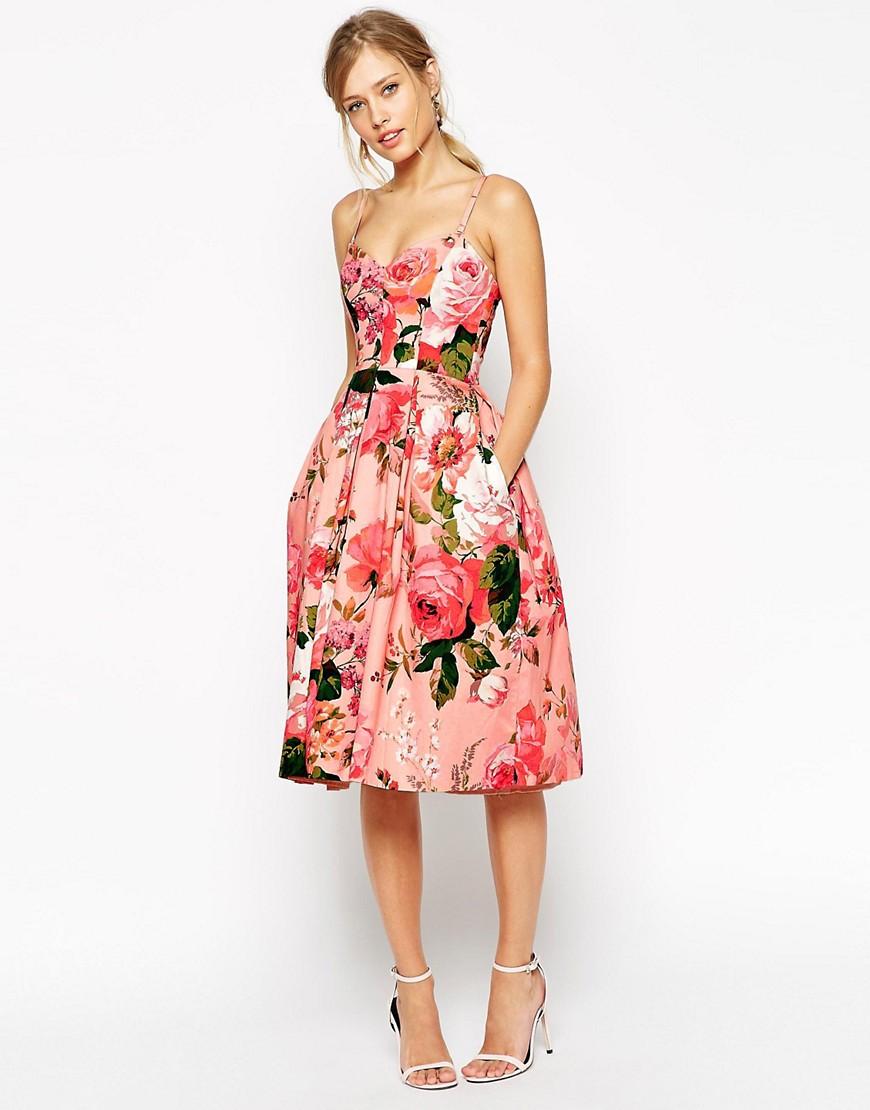 What to wear to a wedding: pink floral print floral dress trendy how to dress for a wedding