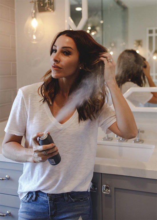 How to Use Dry Shampoo Right: Application Steps To Follow