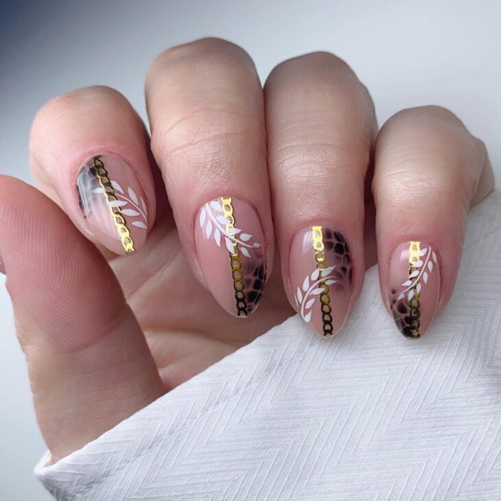 almond nails 7