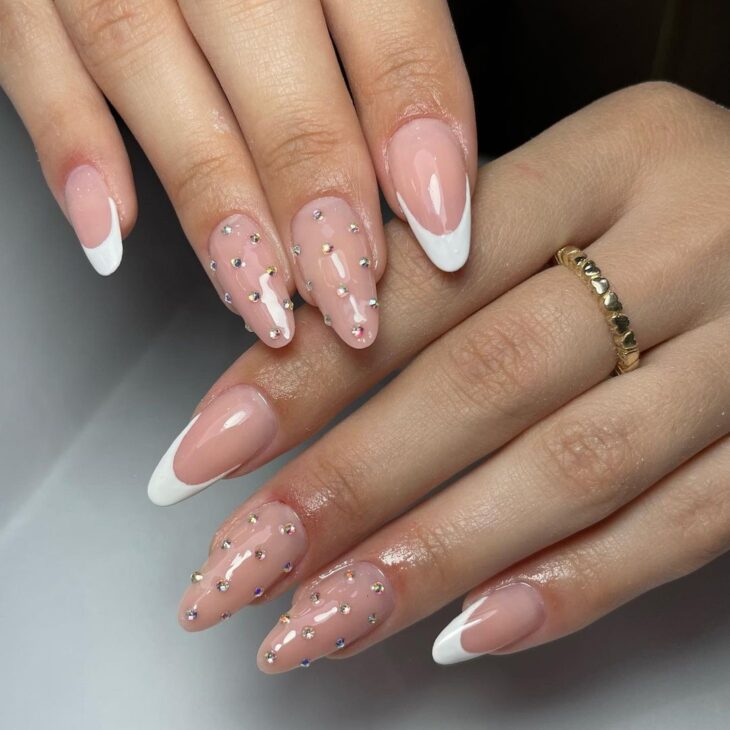 almond nails 28